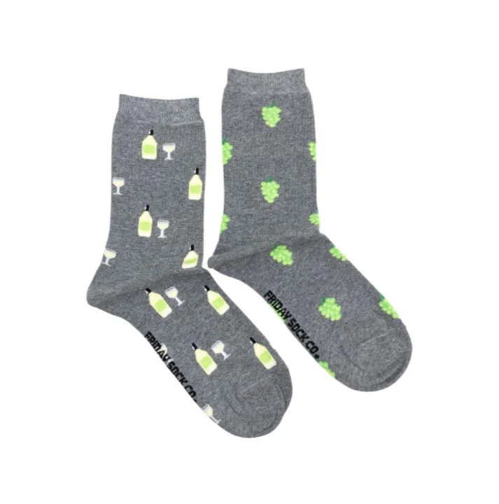 Women's White Wine & Grapes Socks (Crew)